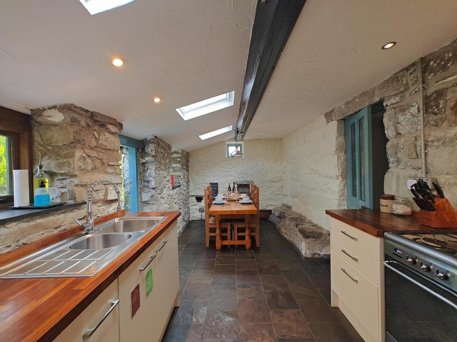 Y Cwtch - Panoramic Mountain Views Within Snowdonia'S National Park - 4X4 Recommended Villa Dolgellau Exterior photo